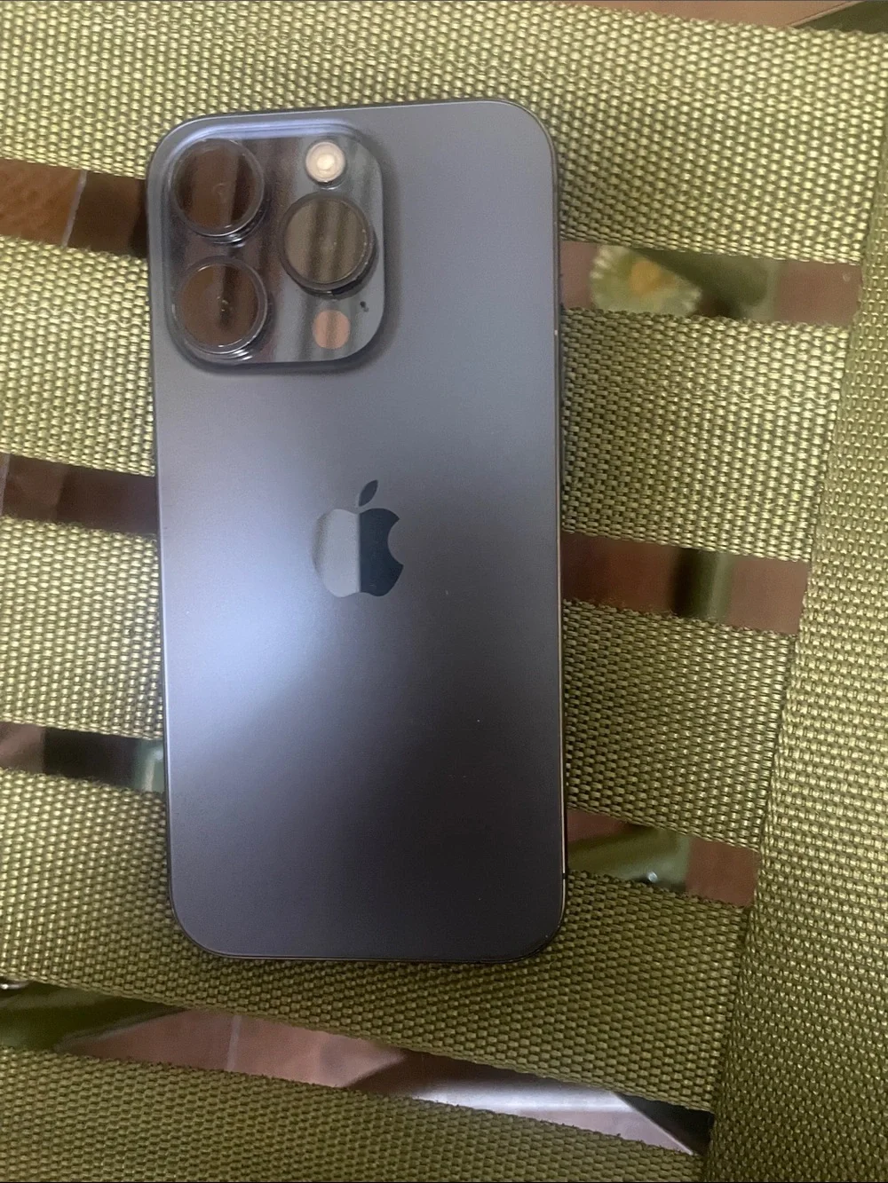 Apple iPhone in Space Black - 12Pro
